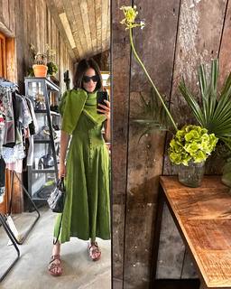 Abigail Spencer feet photo thumbnail