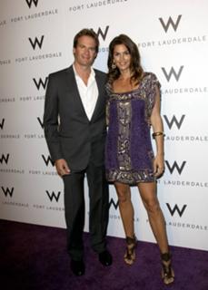 Cindy Crawford feet photo thumbnail