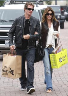 Cindy Crawford feet photo thumbnail