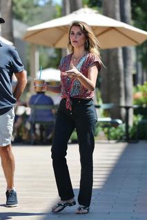 Penélope Cruz feet photo thumbnail