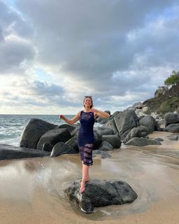 Katrina Bowden feet photo thumbnail
