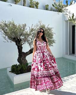 Dorra Zarrouk feet photo thumbnail
