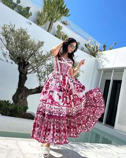 Dorra Zarrouk feet photo thumbnail