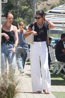 Jordana Brewster feet photo thumbnail