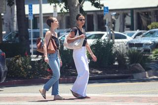 Jordana Brewster feet photo thumbnail