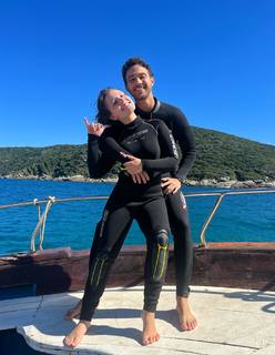 Larissa Manoela feet photo thumbnail