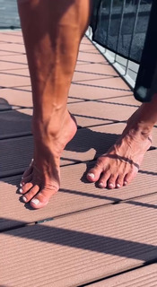 Cindy Landolt feet photo thumbnail
