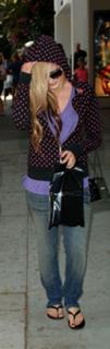 Avril Lavigne feet photo thumbnail