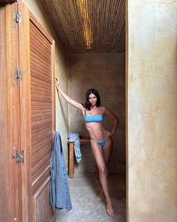 Zaira Nara feet photo thumbnail