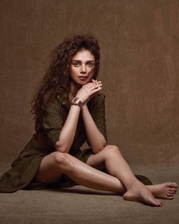 Aditi Rao Hydari feet photo thumbnail