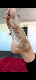 Kyle Unfug feet photo thumbnail