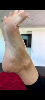Kyle Unfug feet photo thumbnail