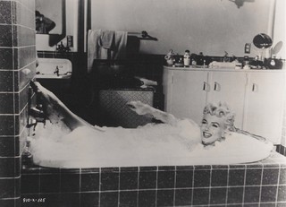 Marilyn Monroe feet photo thumbnail