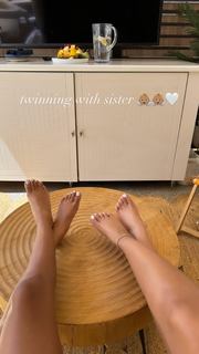 Halle Bailey feet photo thumbnail