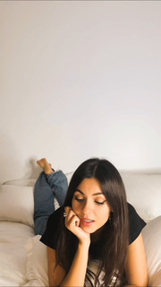 Victoria Justice feet photo thumbnail