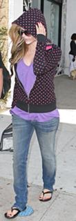 Avril Lavigne feet photo thumbnail