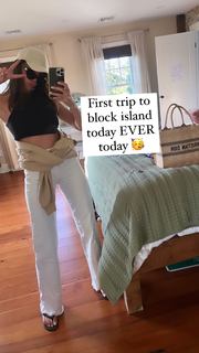 Olivia Culpo feet photo thumbnail