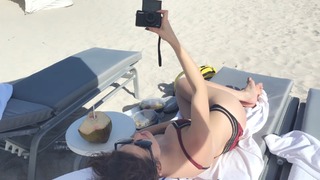 Amanda Cerny feet photo thumbnail