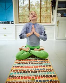 Kate Hudson feet photo thumbnail