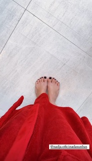 Carla Diaz feet photo thumbnail
