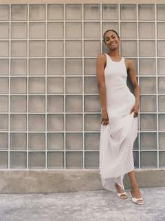 Zoe Saldana feet photo thumbnail