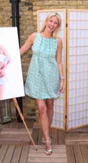 Denise Van Outen feet photo thumbnail