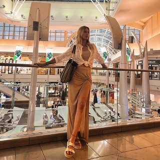 Nicole Neumann feet photo thumbnail