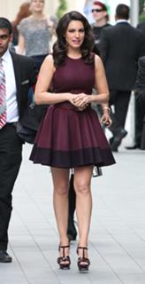 Kelly Brook feet photo thumbnail