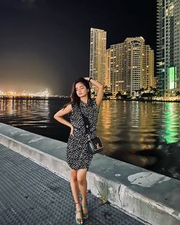 Anushka Sen feet photo thumbnail