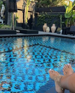 Pinar Altug feet photo thumbnail