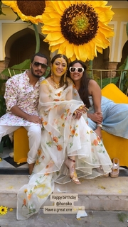Hansika Motwani feet photo thumbnail