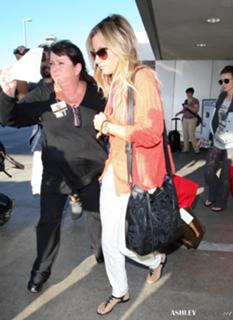 Ashley Tisdale feet photo thumbnail