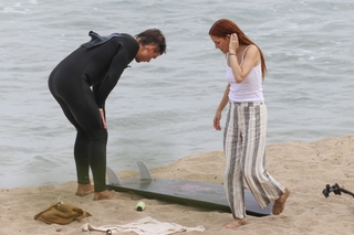 Riley Keough feet photo thumbnail