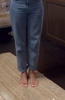 Klaudia Halejcio feet photo thumbnail