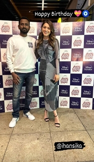 Hansika Motwani feet photo thumbnail