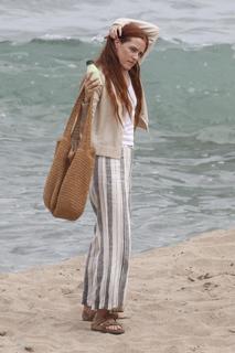 Riley Keough feet photo thumbnail