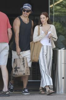 Riley Keough feet photo thumbnail