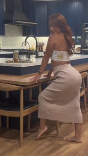 Francia Raisa feet photo thumbnail