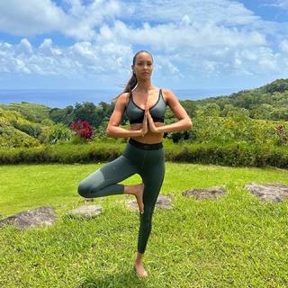 Lais Ribeiro feet photo thumbnail