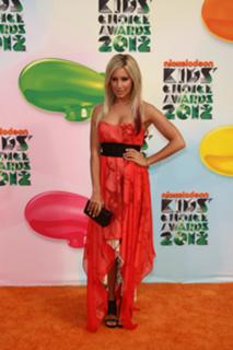 Ashley Tisdale feet photo thumbnail