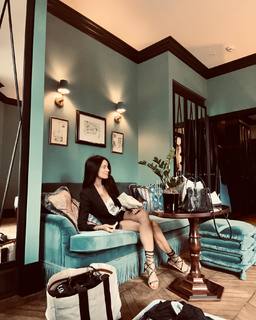 Abigail Spencer feet photo thumbnail