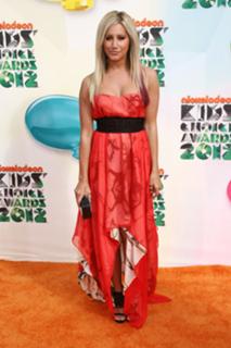 Ashley Tisdale feet photo thumbnail