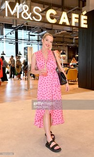 Helen Flanagan feet photo thumbnail