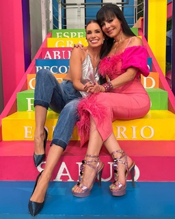 Maribel Guardia feet photo thumbnail