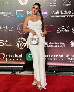 Dorra Zarrouk feet photo thumbnail