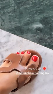 Ludovica Pagani feet photo thumbnail