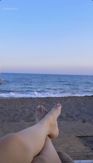 Hansika Motwani feet photo thumbnail