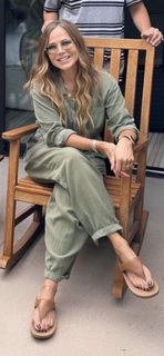 Julie Benz feet photo thumbnail