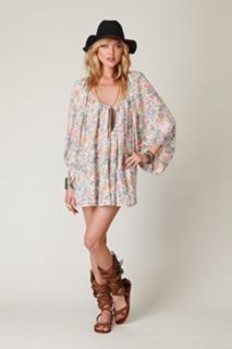 Martha Hunt feet photo thumbnail