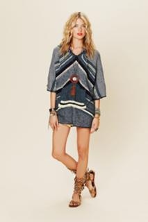 Martha Hunt feet photo thumbnail